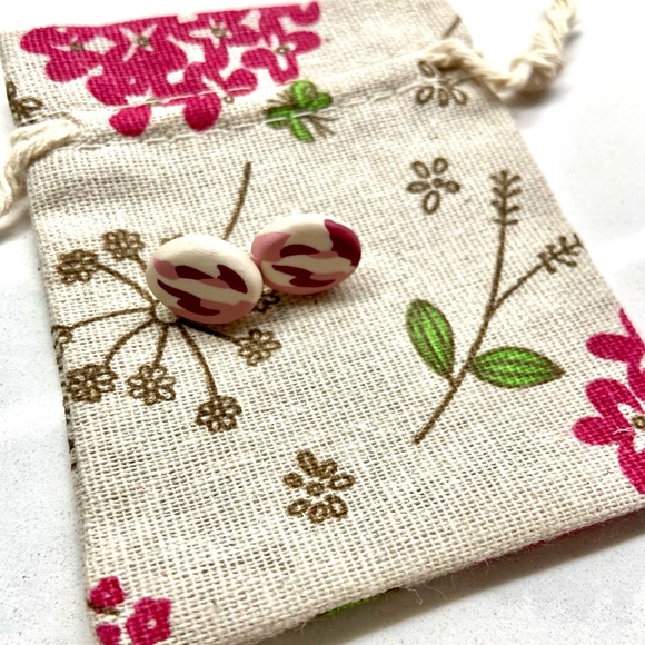 ๐ฉท Handmade earrings, painted wood ๐ฉท - Picture 1 of 4